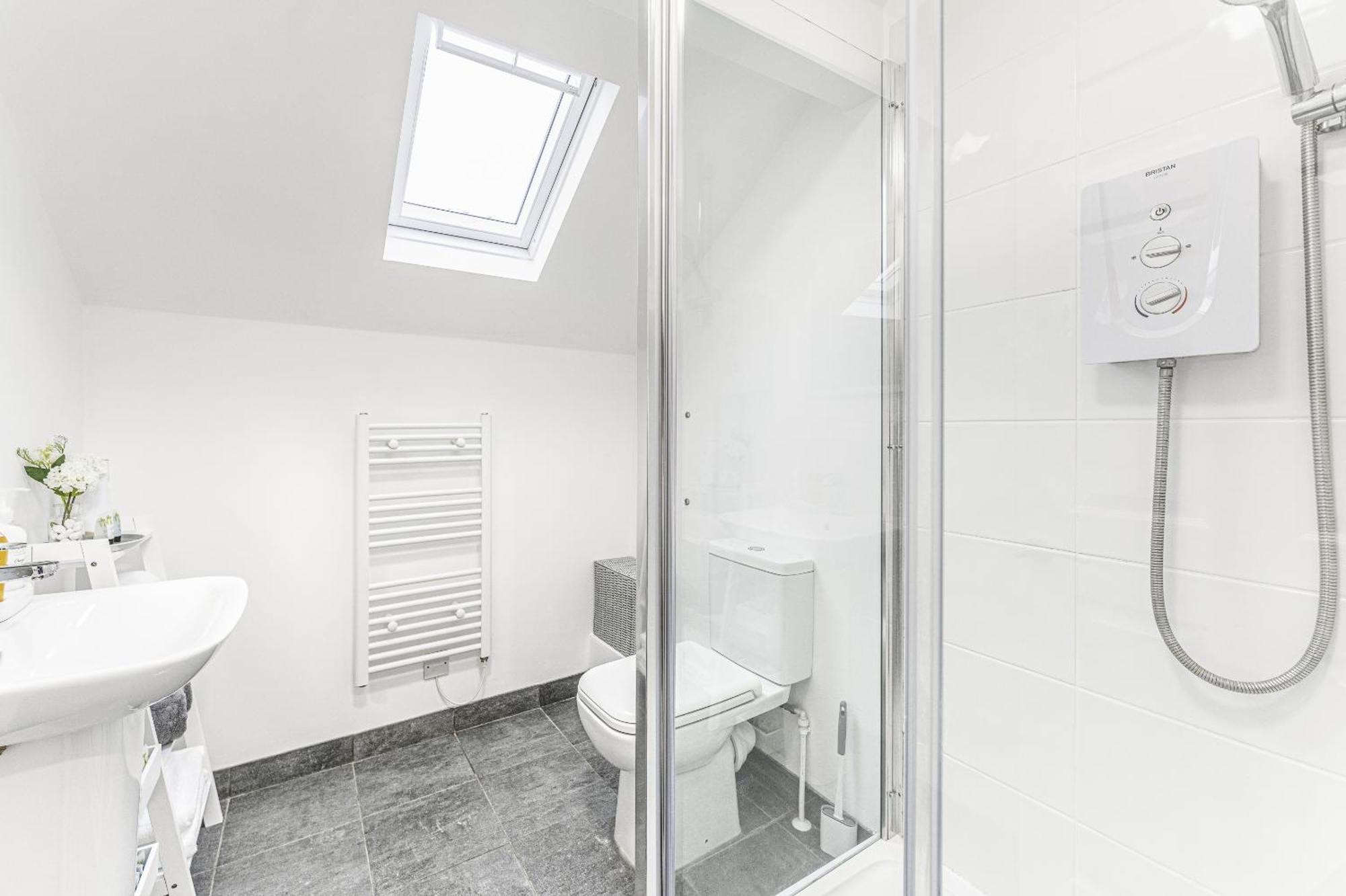 Modern 3 Bed - Centre *